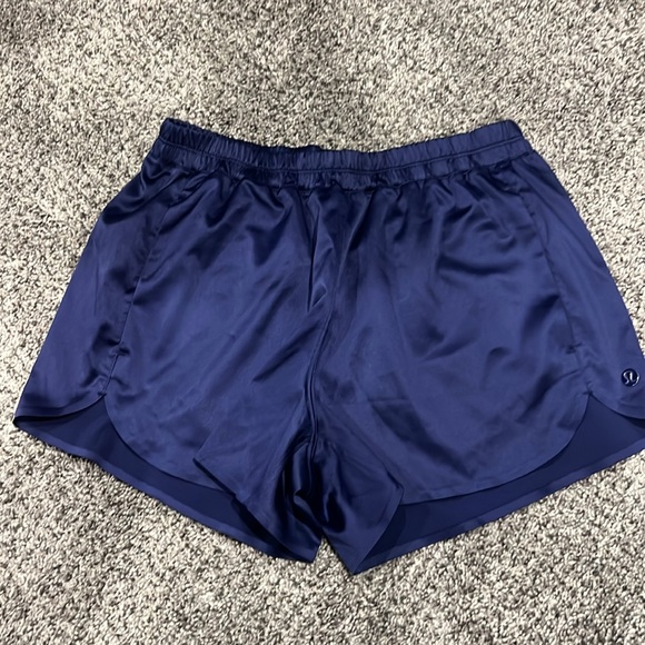 Lululemon running shorts & sports bra - Picture 7 of 14